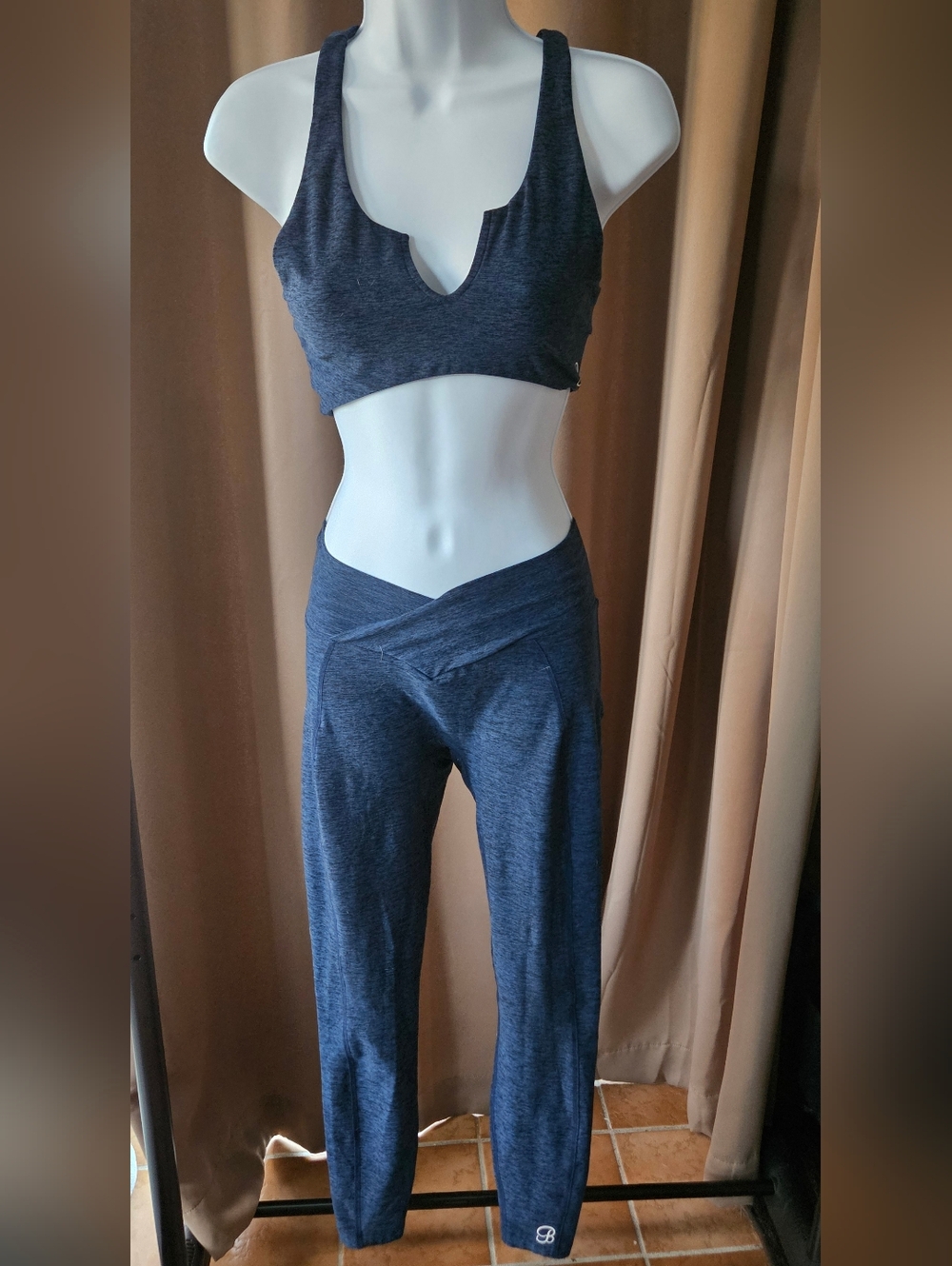 Bombshell Sportswear Halter Sports Bra + V‑Waist Leggings Set Sapphire Blue